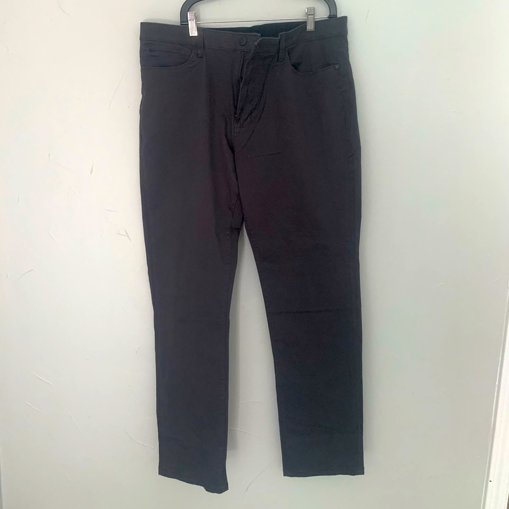 New without tags. English Laundry men’s gray pants.
